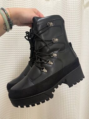 Cape Robbin Black Lace-Up Chunky Platform Combat Boots - Size 8